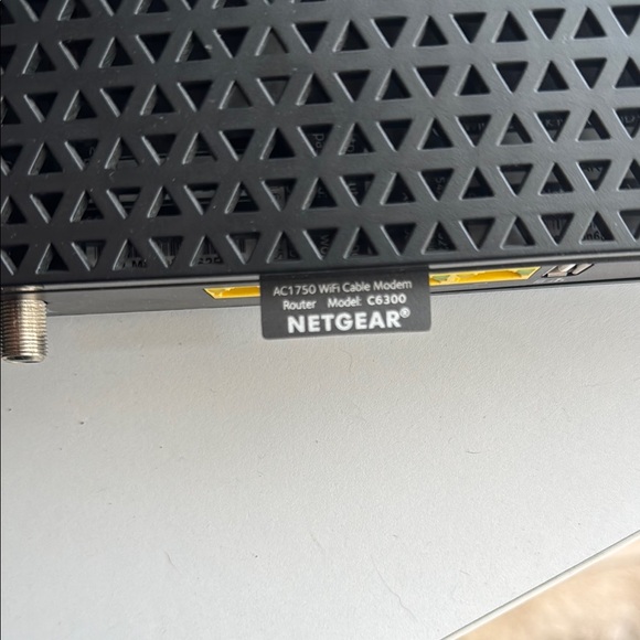 NETGEAR Dual Broadband 5G Router - Picture 5 of 7